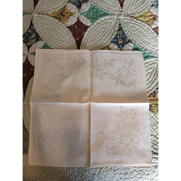 Vtg Square Tablecloth And Napkins Peachy Pink Floral Metallic 47"x47" & 12"x12" - Picture 9 of 11